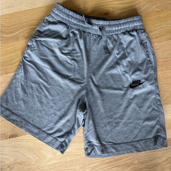 Nike Boys Athletic Shorts in Gray - Picture 1 of 4